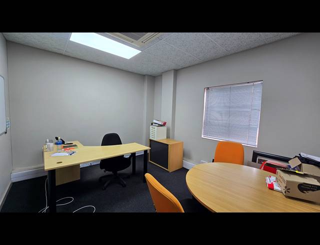 1,600M² WAREHOUSE TO LET IN SPARTAN